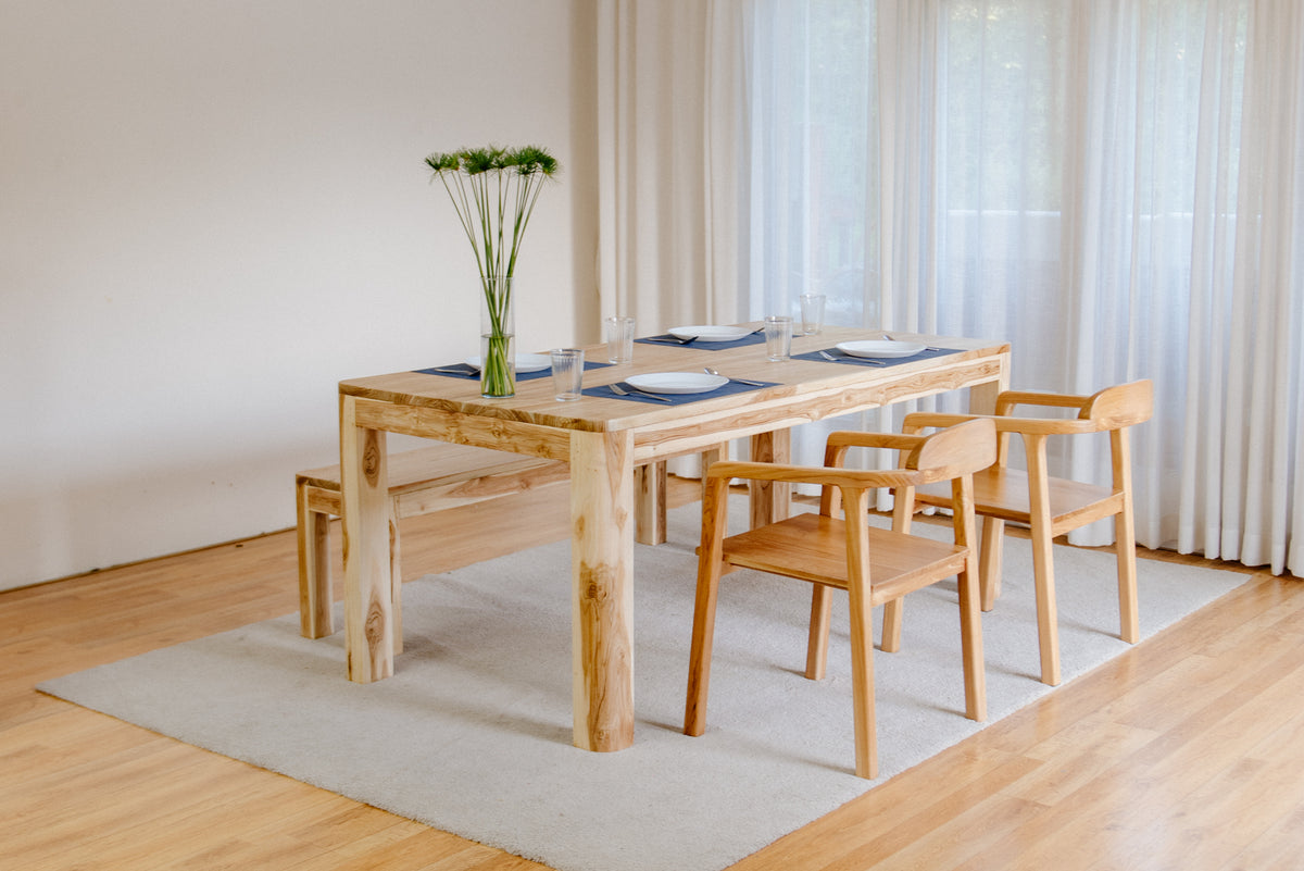 TABLE - SO ROUNDED EDGE