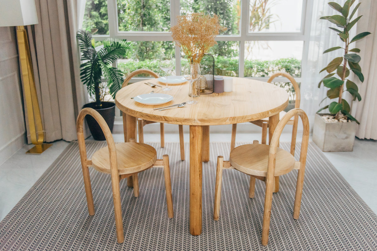TABLE - SO ROUND