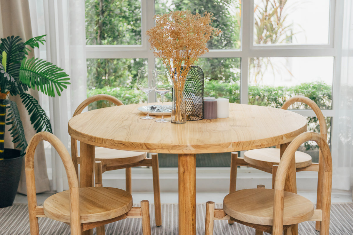 TABLE - SO ROUND